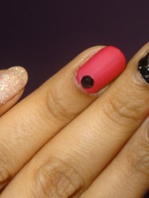 valentines-day-nail-art-quilted-glitter